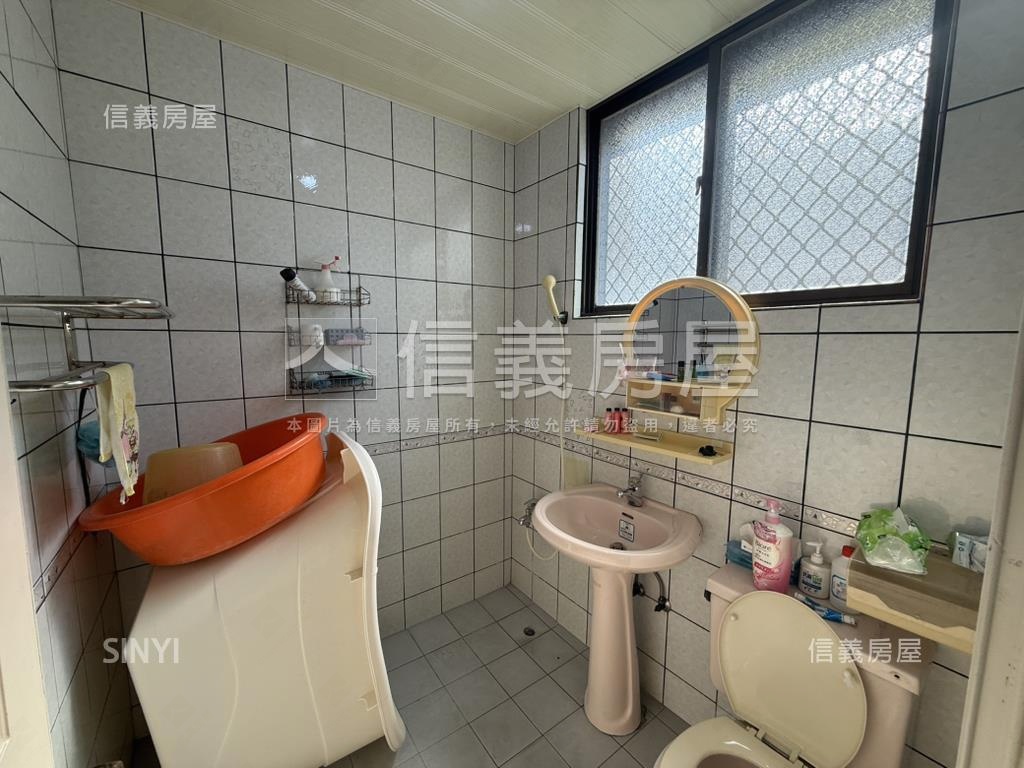 中華南路美叮噹邊間透天房屋室內格局與周邊環境