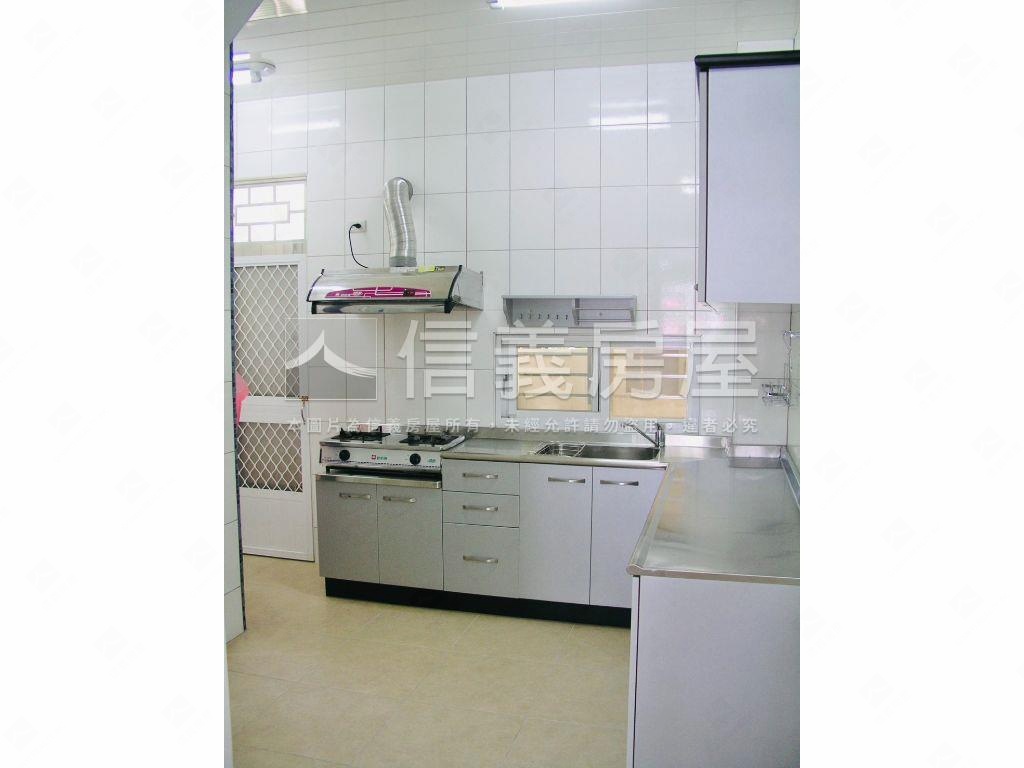正和緯路｜燙金店住房屋室內格局與周邊環境