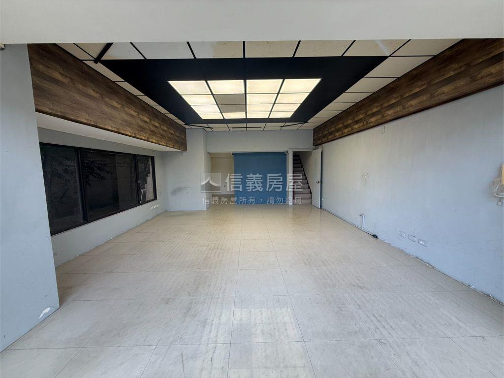 東區夏卡爾店面１房屋室內格局與周邊環境