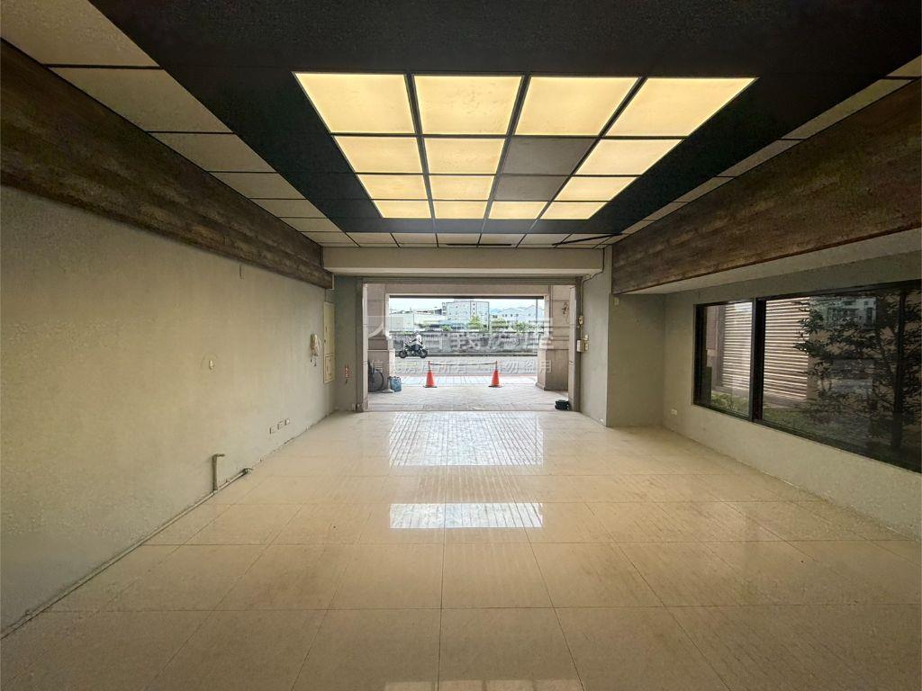 東區夏卡爾店面１房屋室內格局與周邊環境