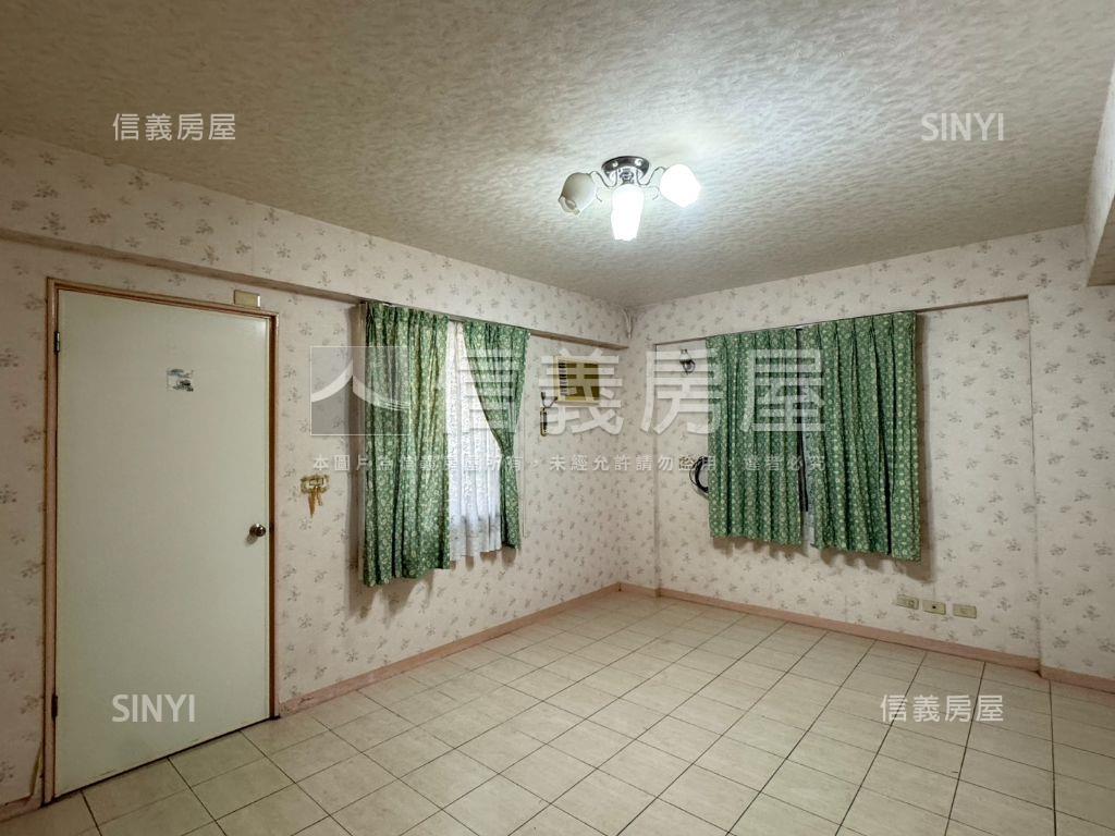 大橋一街約八米路挑高車墅房屋室內格局與周邊環境