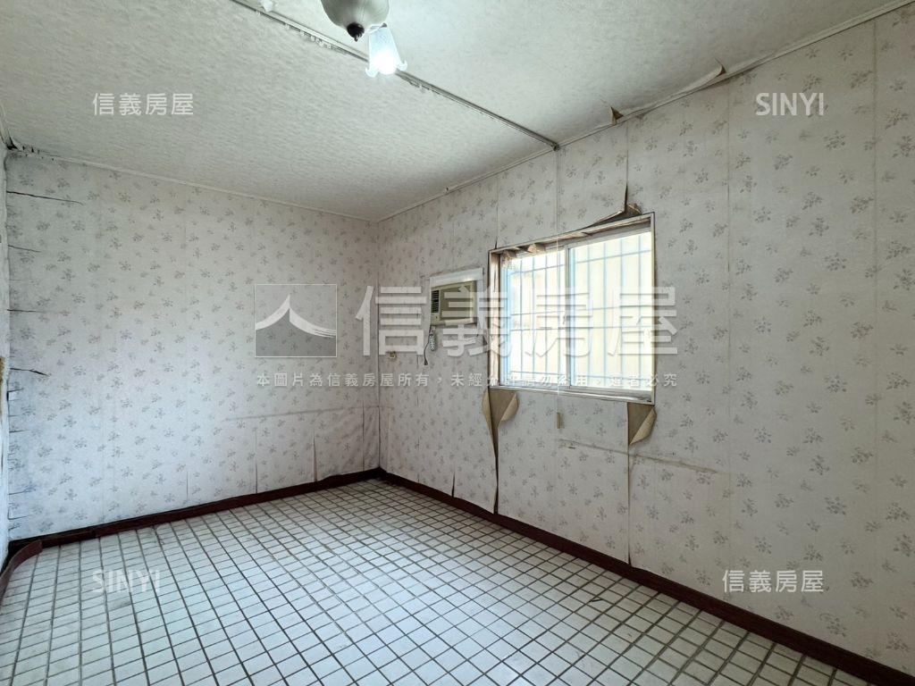 大橋一街約八米路挑高車墅房屋室內格局與周邊環境