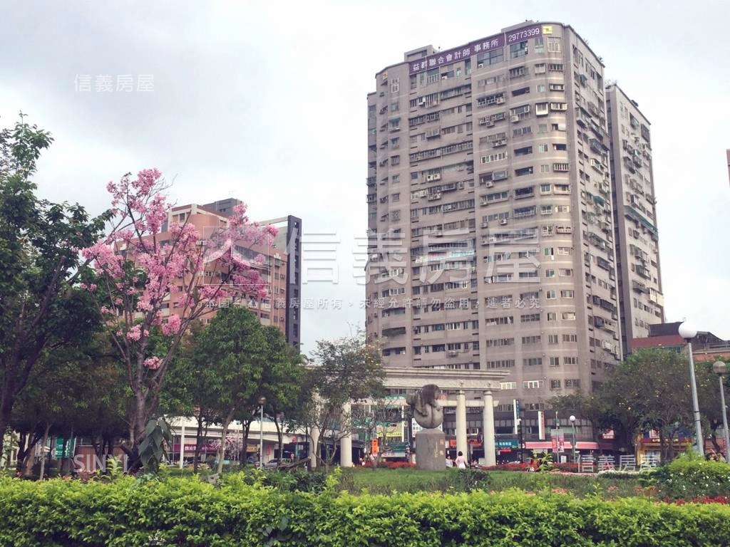 囍市坡機車位限社區住戶房屋室內格局與周邊環境