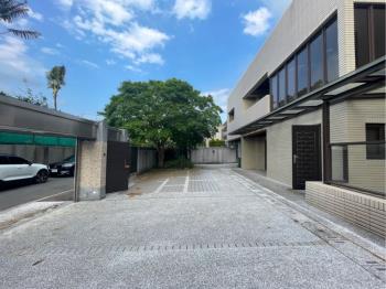 陽明山芝蘭新村大庭院別墅