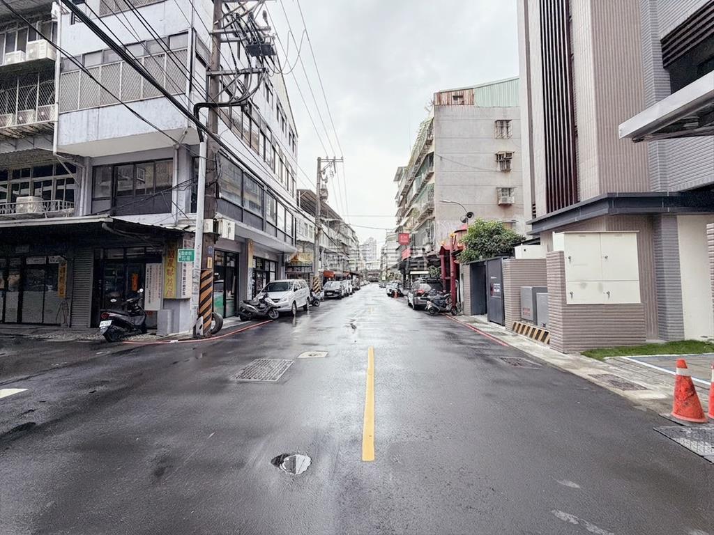 富山街黑金土地房屋室內格局與周邊環境
