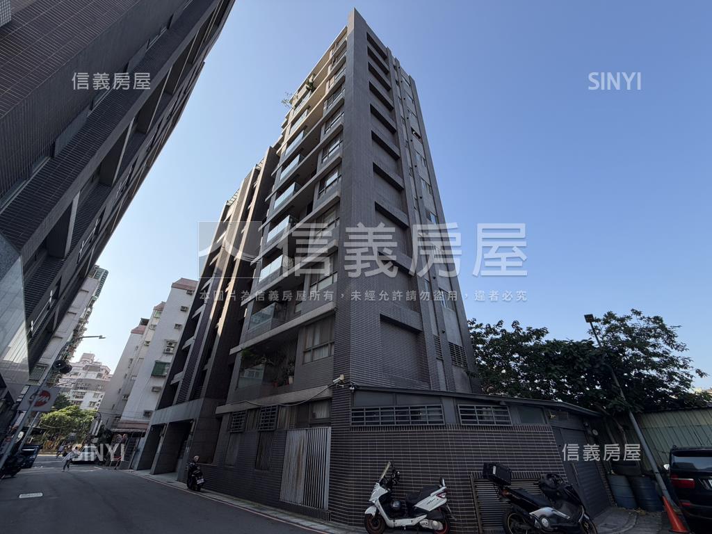漂亮電梯邊間兩房車位房屋室內格局與周邊環境