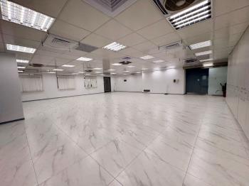 財經天廈明亮大辦公