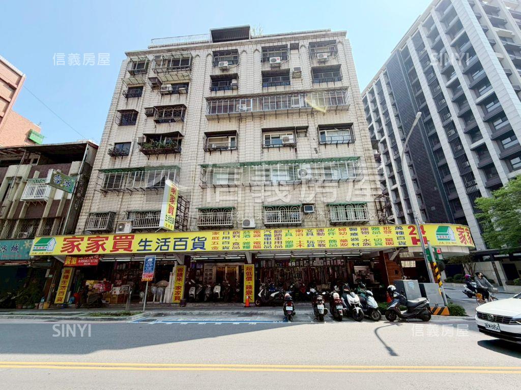 忠孝大面寬角間金店面房屋室內格局與周邊環境