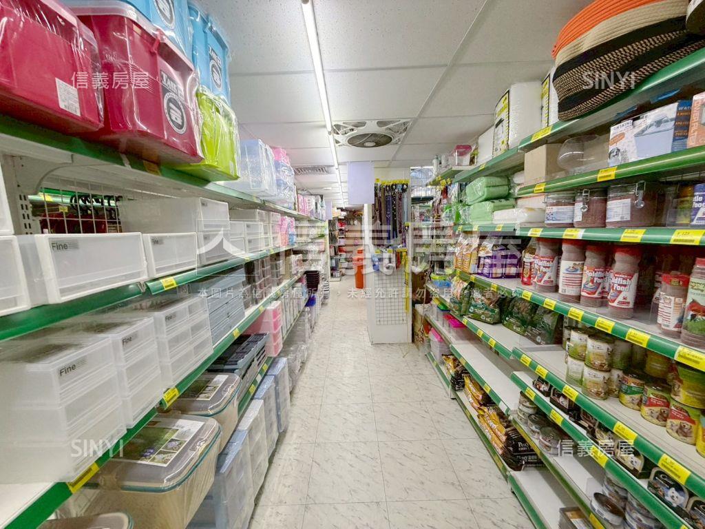 忠孝大面寬角間金店面房屋室內格局與周邊環境