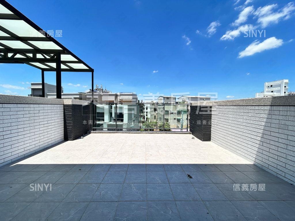 全新未住車庫別墅房屋室內格局與周邊環境
