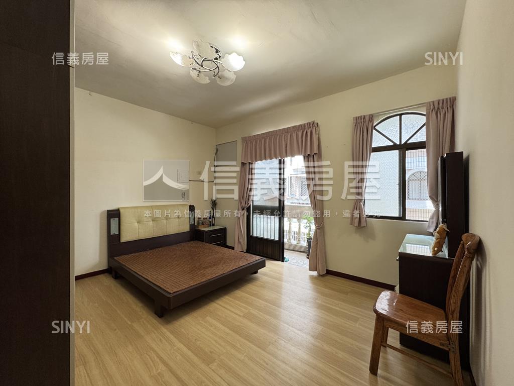 瑞隆衛武營正四樓採光車墅房屋室內格局與周邊環境