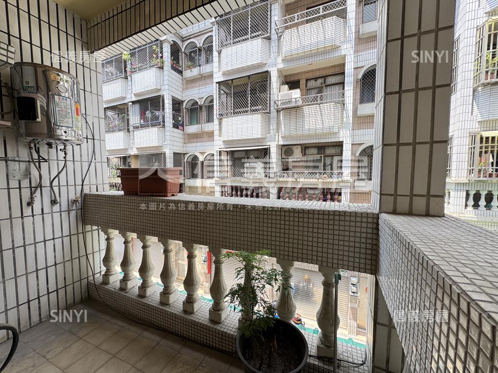 瑞隆衛武營正四樓採光車墅房屋室內格局與周邊環境