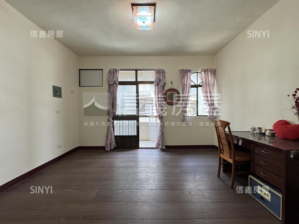 瑞隆衛武營正四樓採光車墅房屋室內格局與周邊環境