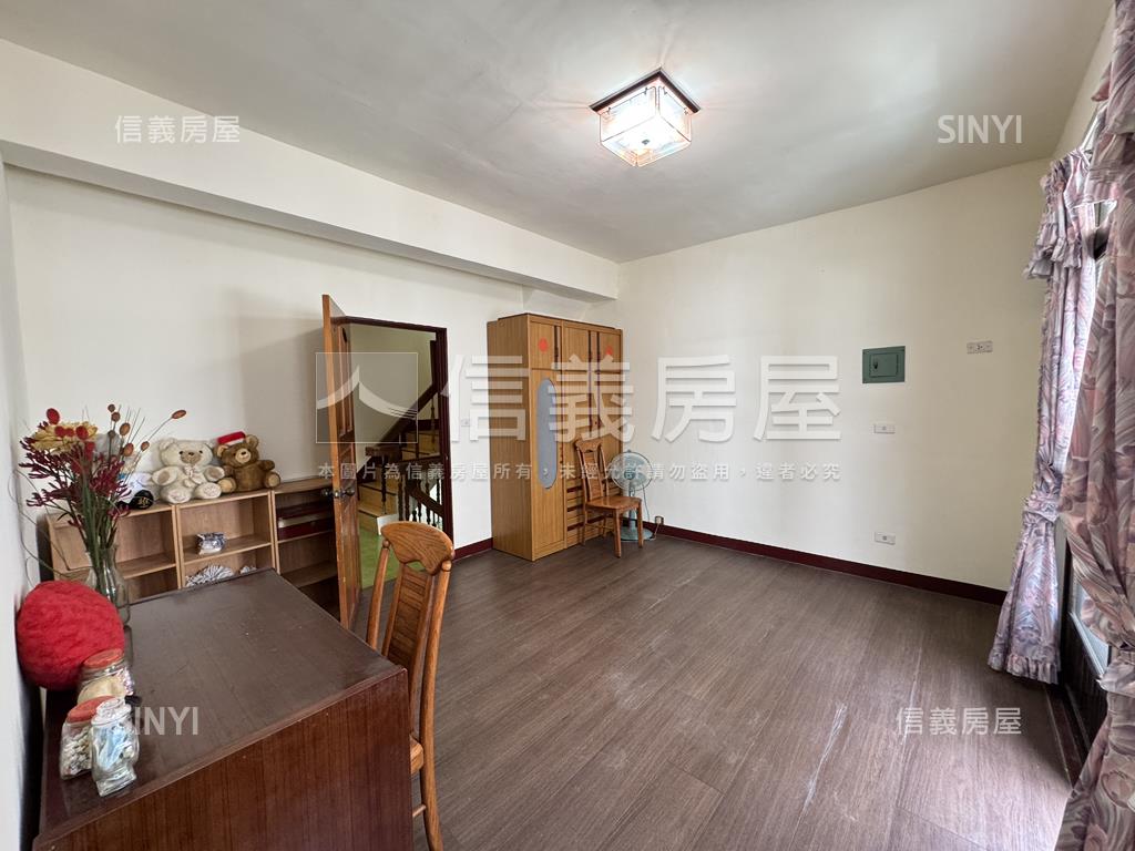 瑞隆衛武營正四樓採光車墅房屋室內格局與周邊環境