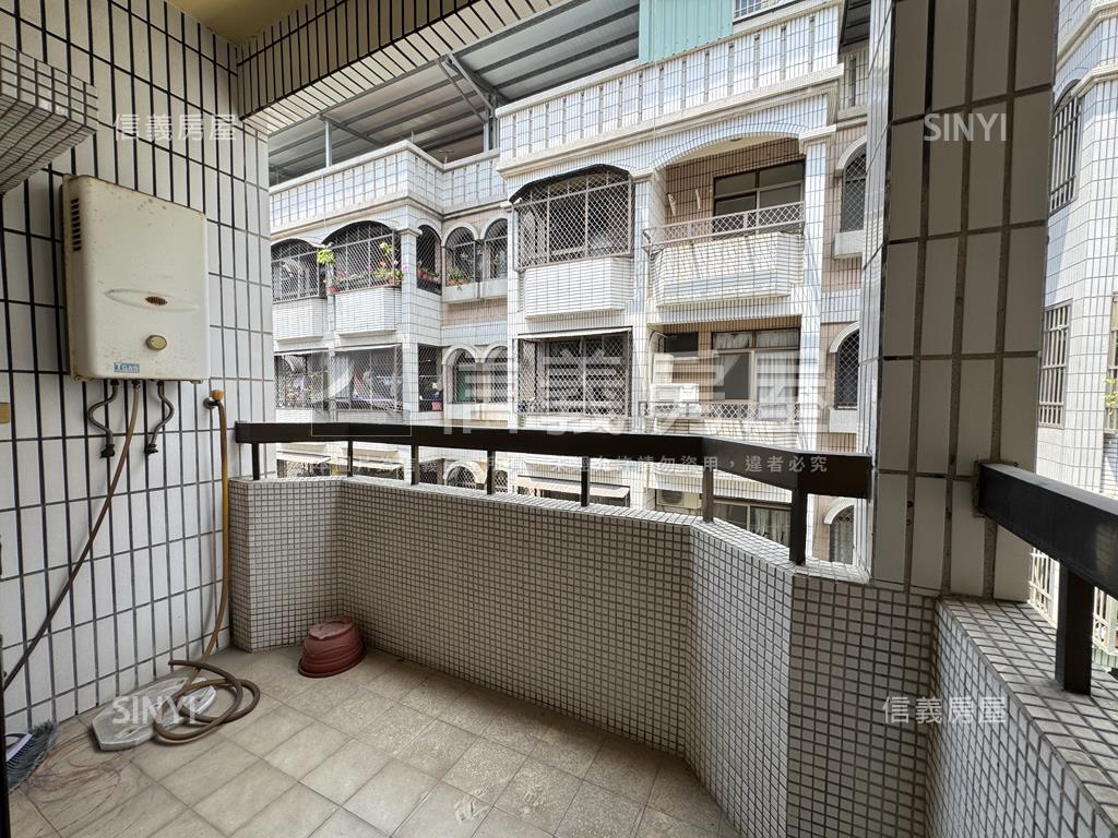 瑞隆衛武營正四樓採光車墅房屋室內格局與周邊環境