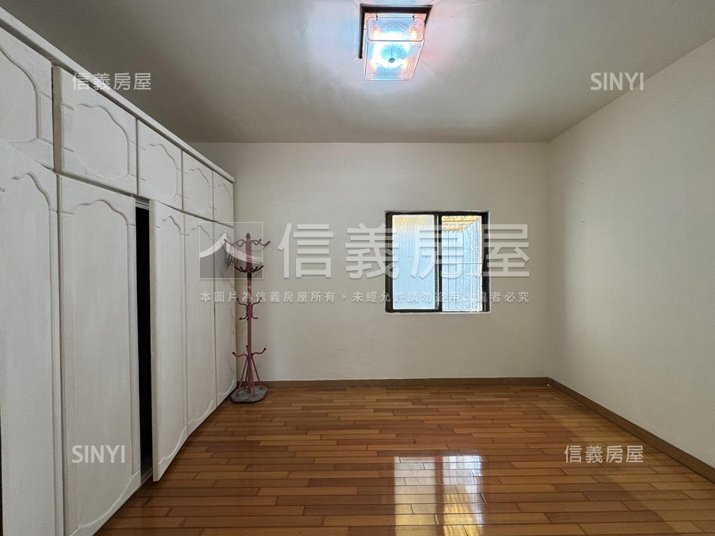 瑞隆衛武營正四樓採光車墅房屋室內格局與周邊環境