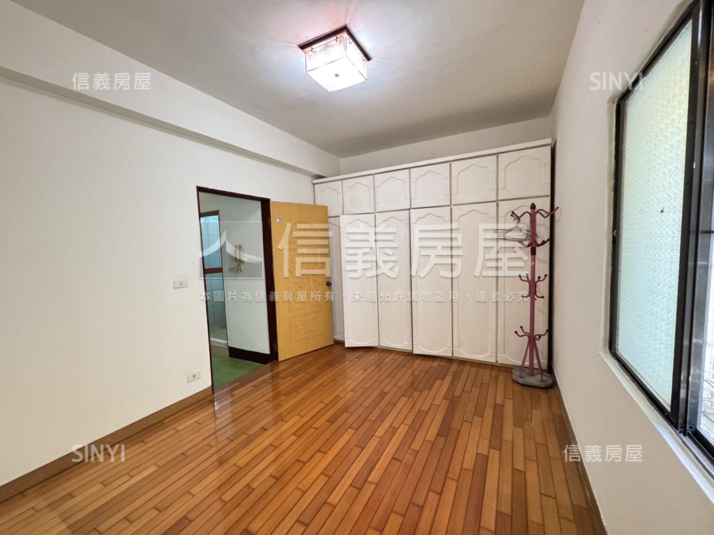 瑞隆衛武營正四樓採光車墅房屋室內格局與周邊環境