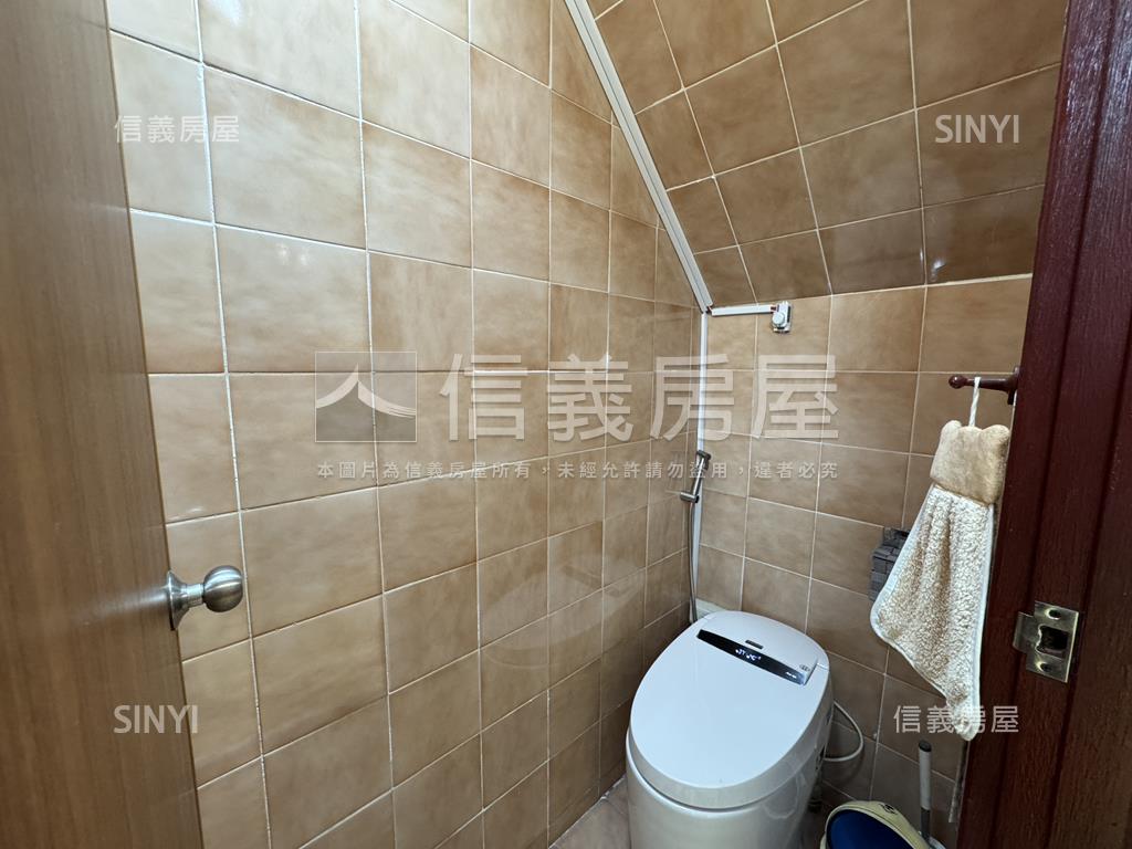 瑞隆衛武營正四樓採光車墅房屋室內格局與周邊環境