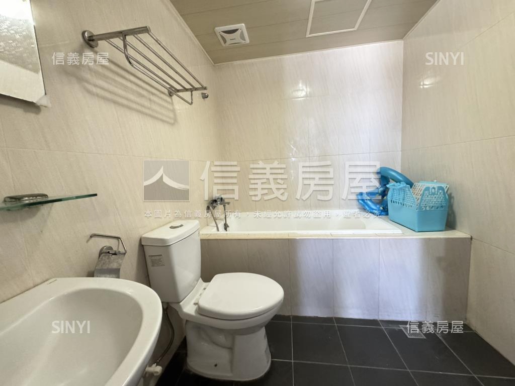屋齡十年內超讚三房平車房屋室內格局與周邊環境