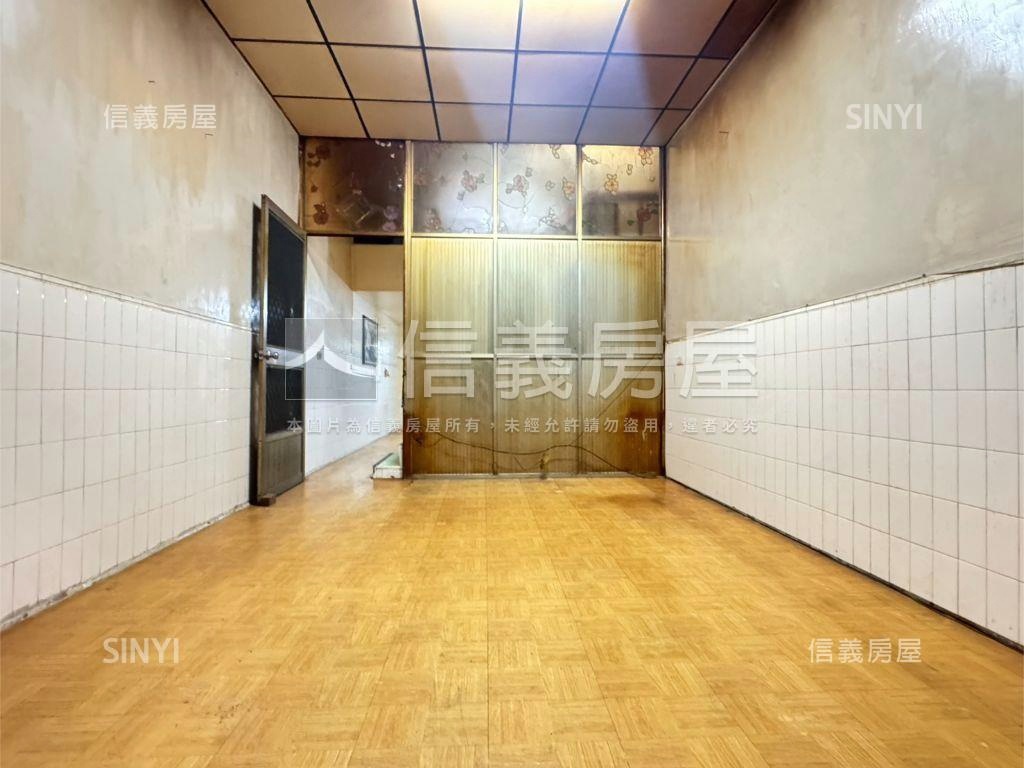 五甲福誠國小旁騎樓透天房屋室內格局與周邊環境