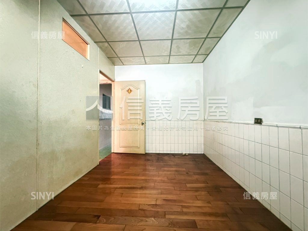 五甲福誠國小旁騎樓透天房屋室內格局與周邊環境