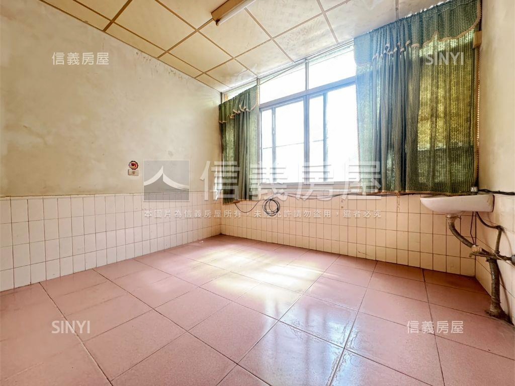 五甲福誠國小旁騎樓透天房屋室內格局與周邊環境