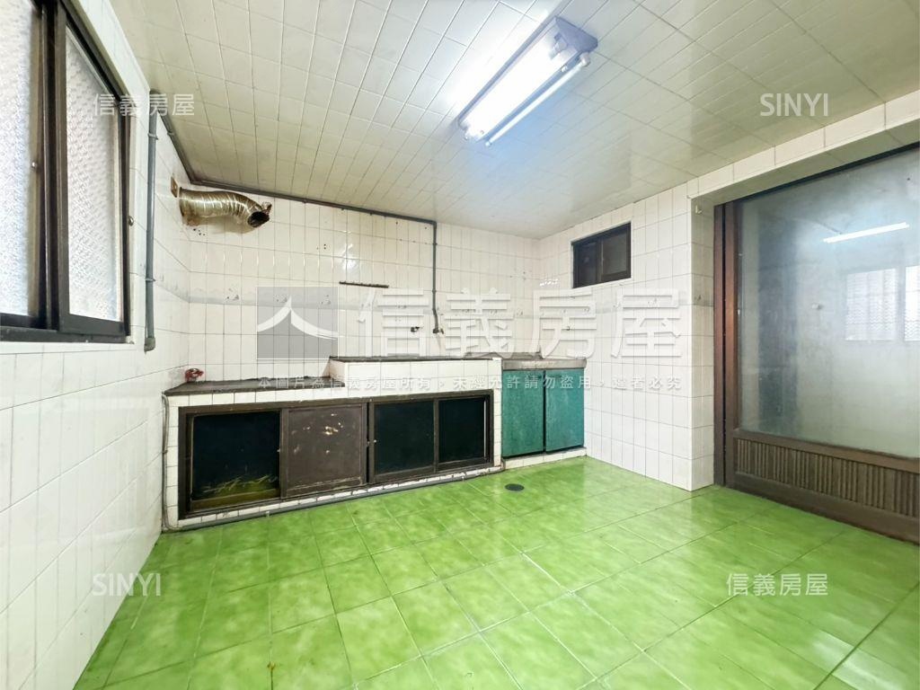 五甲福誠國小旁騎樓透天房屋室內格局與周邊環境