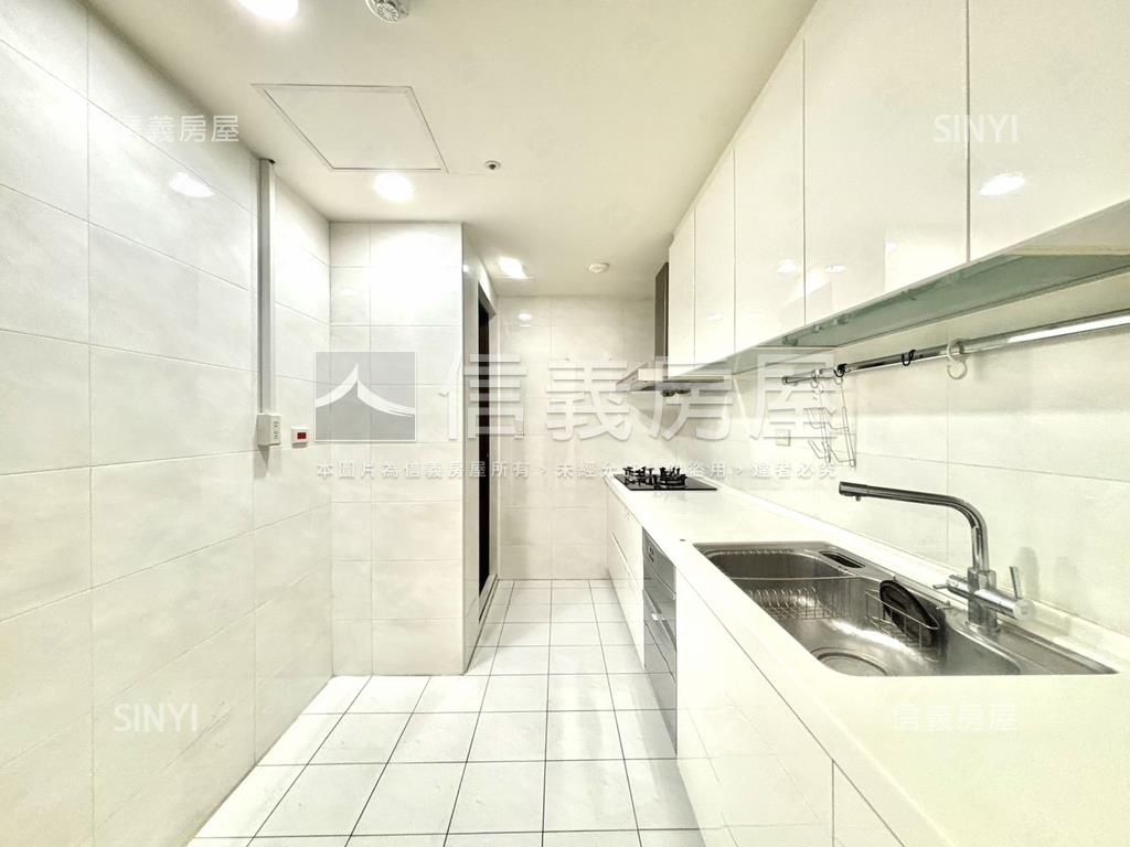 新富邑Ｃ棟高樓層景觀好房屋室內格局與周邊環境