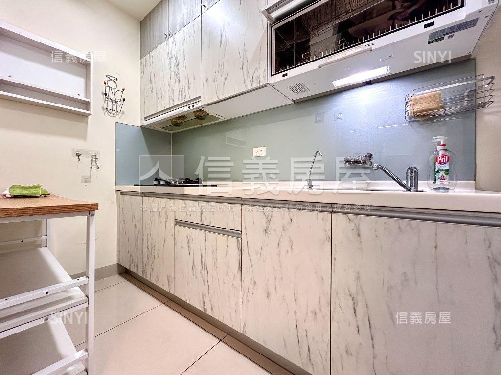 繽海高樓邊間三房平車房屋室內格局與周邊環境