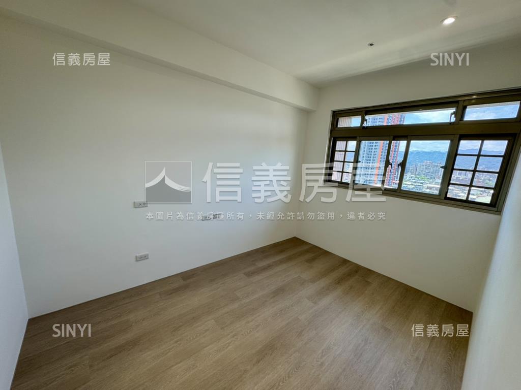 新站國寶三房車位房屋室內格局與周邊環境