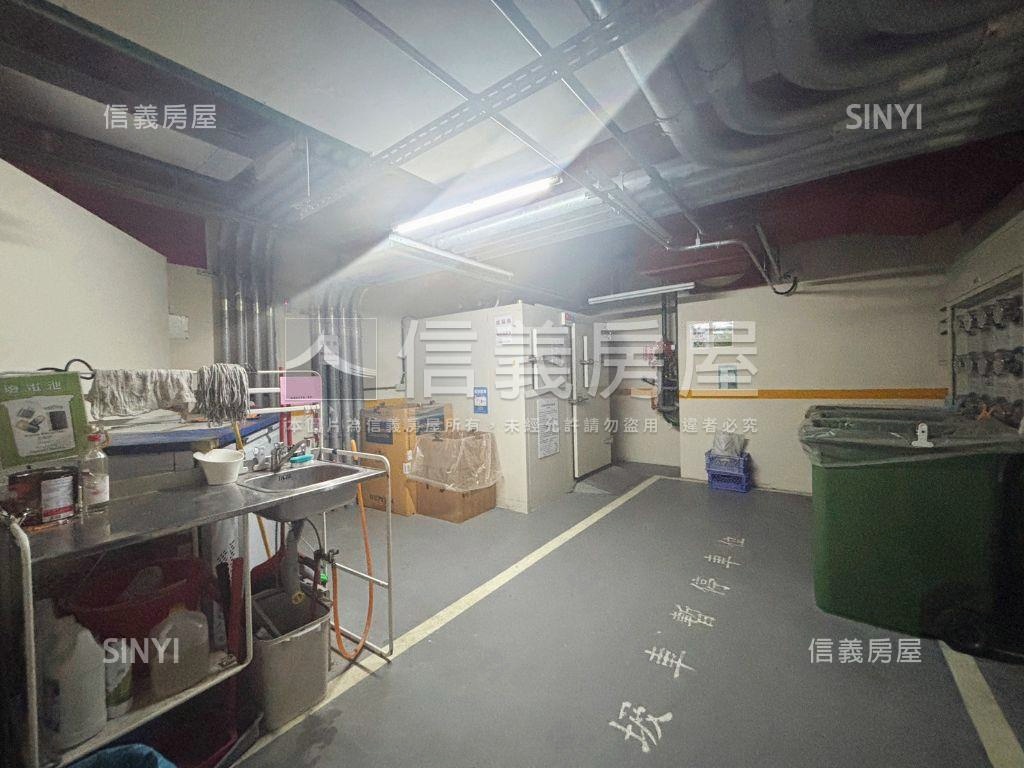 專任大河渥精裝河景宅房屋室內格局與周邊環境