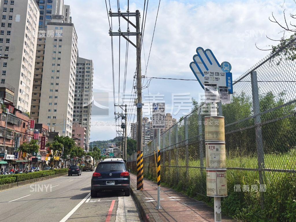 專任大河渥精裝河景宅房屋室內格局與周邊環境