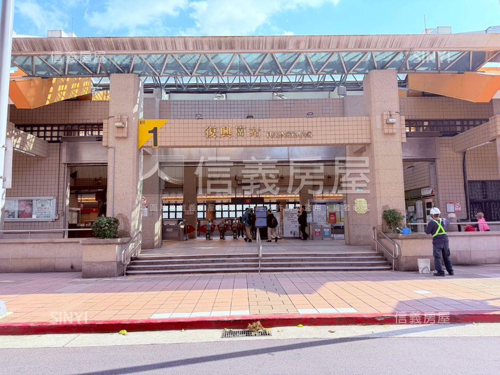 捷運邊間中央北二樓美寓房屋室內格局與周邊環境