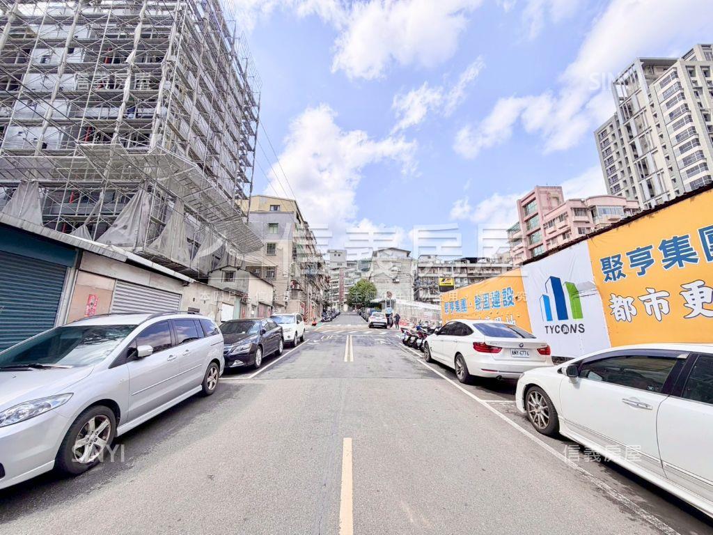 近捷運邊間二樓美寓房屋室內格局與周邊環境