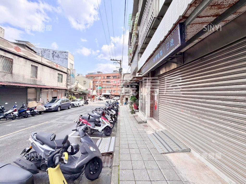 近捷運邊間二樓美寓房屋室內格局與周邊環境