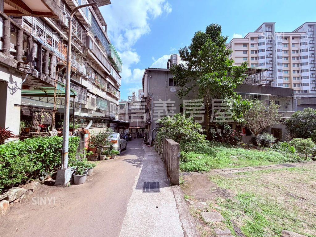 近捷運邊間二樓美寓房屋室內格局與周邊環境