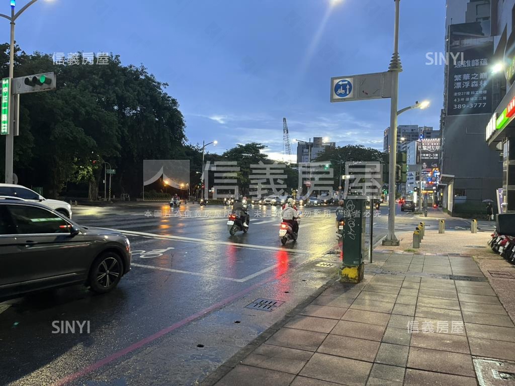 中正一路角窗大面寬店霸房屋室內格局與周邊環境