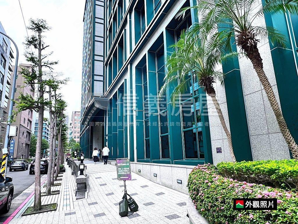 帝國總裁質感優辦房屋室內格局與周邊環境