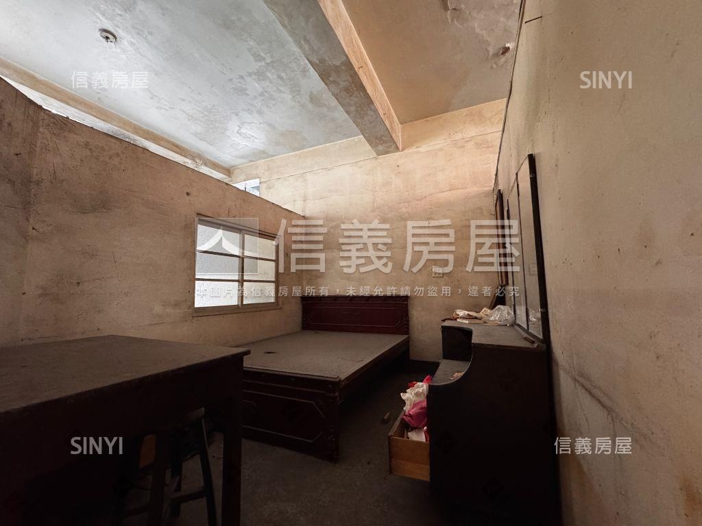 中央公園大地坪雙透天房屋室內格局與周邊環境