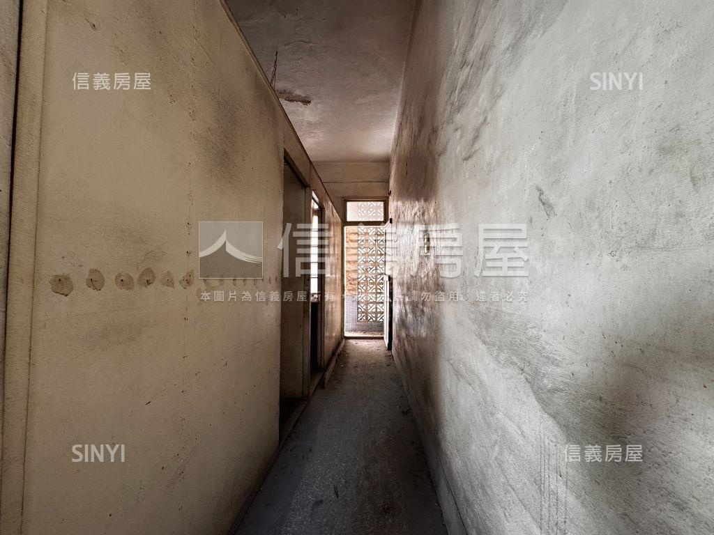 中央公園大地坪雙透天房屋室內格局與周邊環境