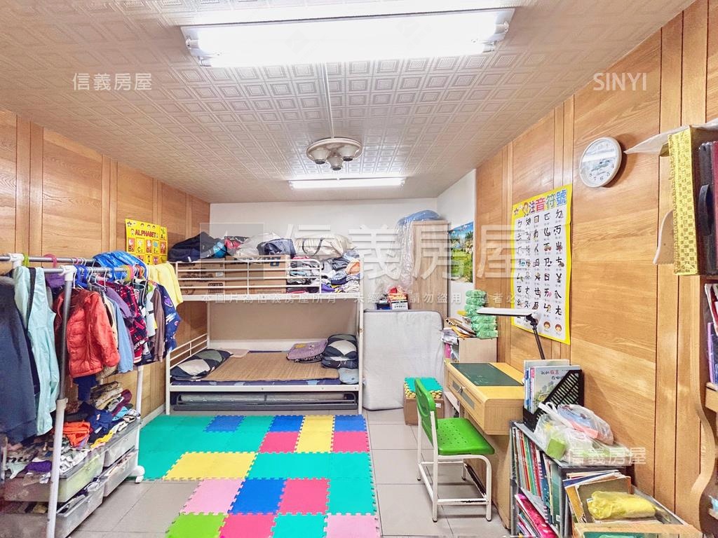 寬敞明亮高樓中港美居房屋室內格局與周邊環境