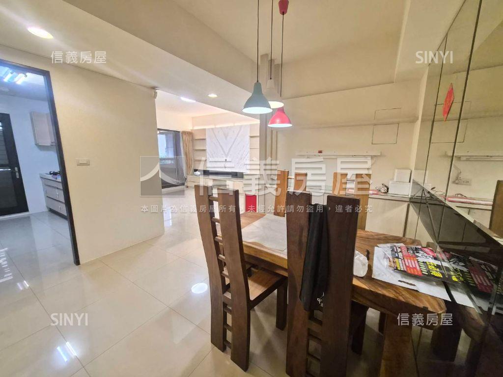 近興大三房邊間雙平車位房屋室內格局與周邊環境