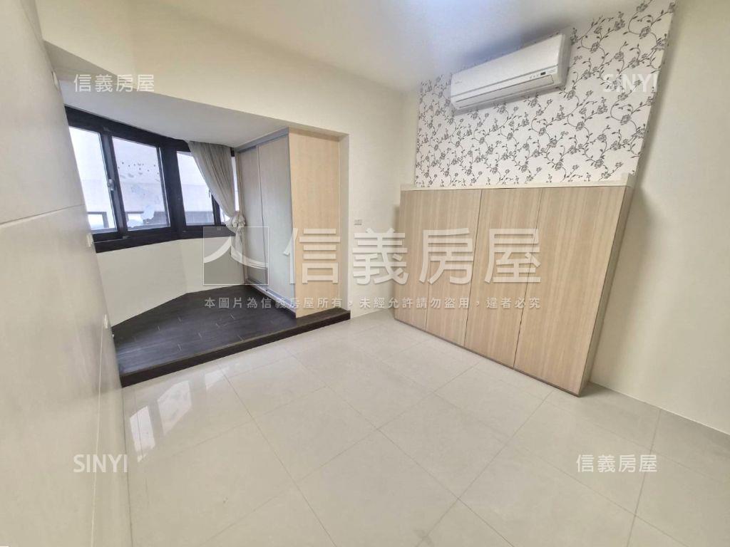 近興大三房邊間雙平車位房屋室內格局與周邊環境