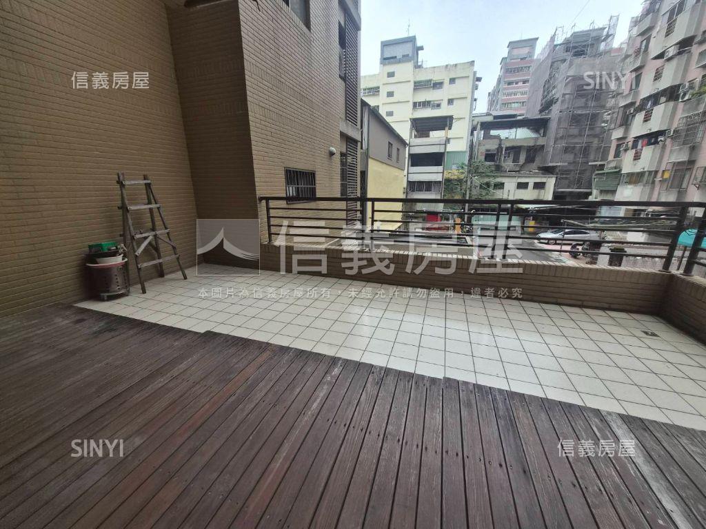 近興大三房邊間雙平車位房屋室內格局與周邊環境