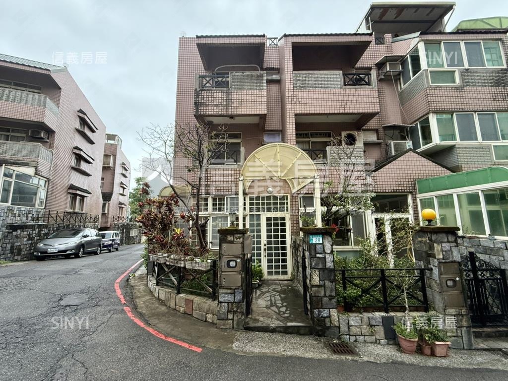 淺水灣山莊邊間車位透天房屋室內格局與周邊環境