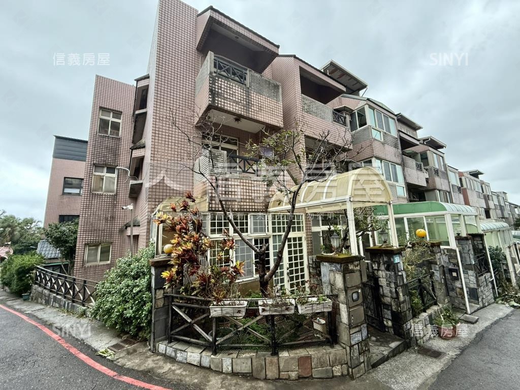 淺水灣山莊邊間車位透天房屋室內格局與周邊環境