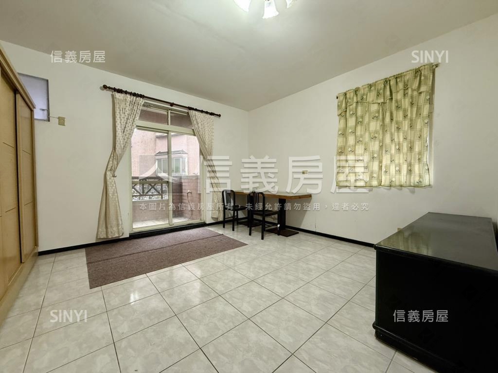 淺水灣山莊邊間車位透天房屋室內格局與周邊環境