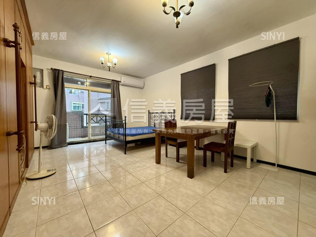 淺水灣山莊邊間車位透天房屋室內格局與周邊環境