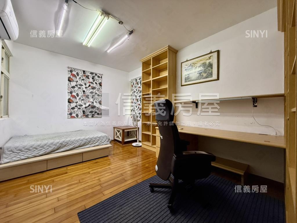 淺水灣山莊邊間車位透天房屋室內格局與周邊環境