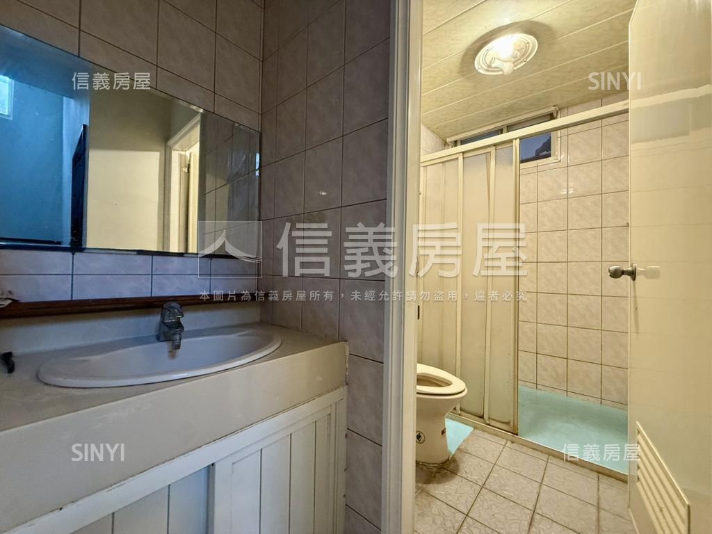 淺水灣山莊邊間車位透天房屋室內格局與周邊環境